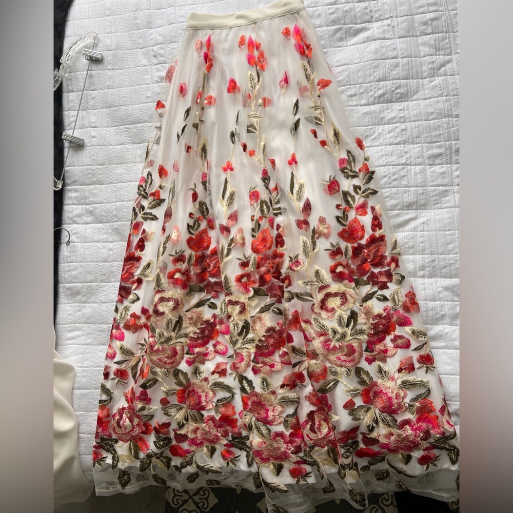 Trixxi white lacy flower dress